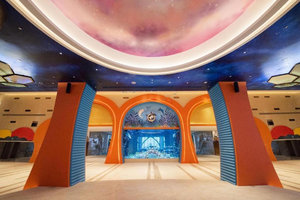 Dolphin Bay Hotel Куньмин Экстерьер фото