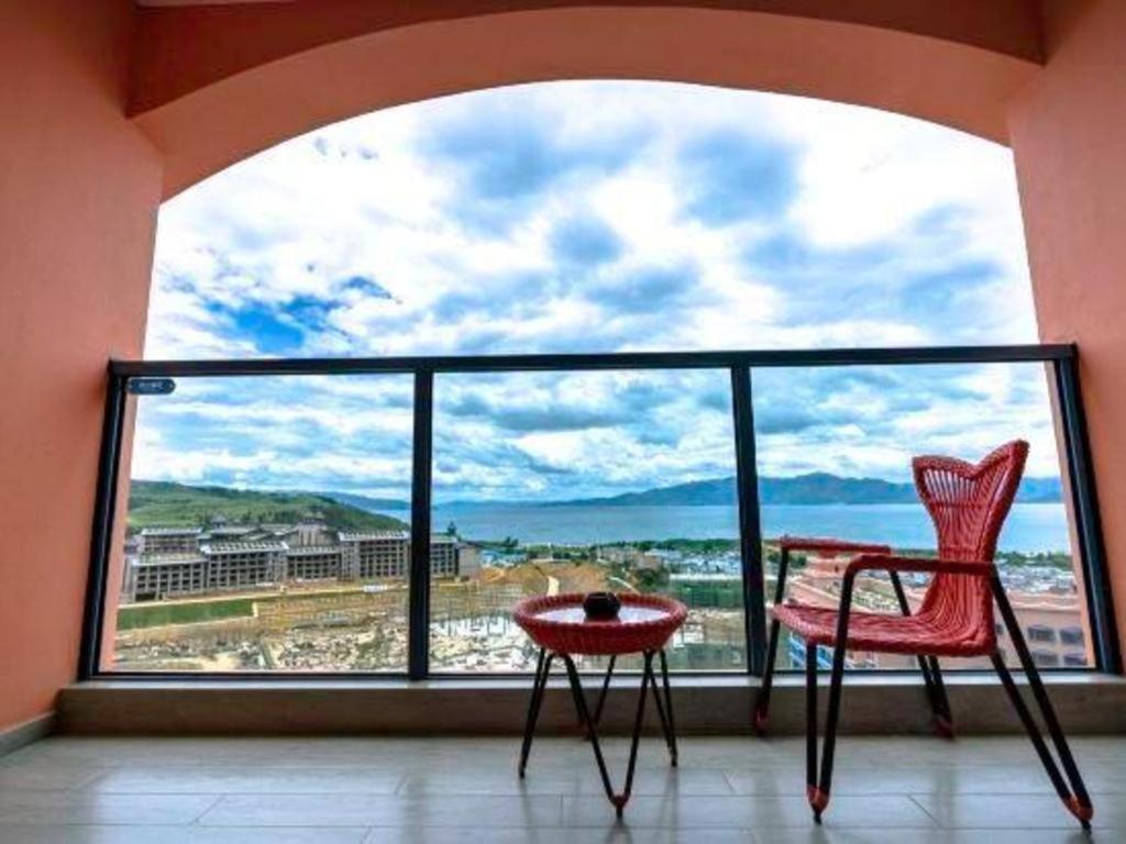 Dolphin Bay Hotel Куньмин Экстерьер фото